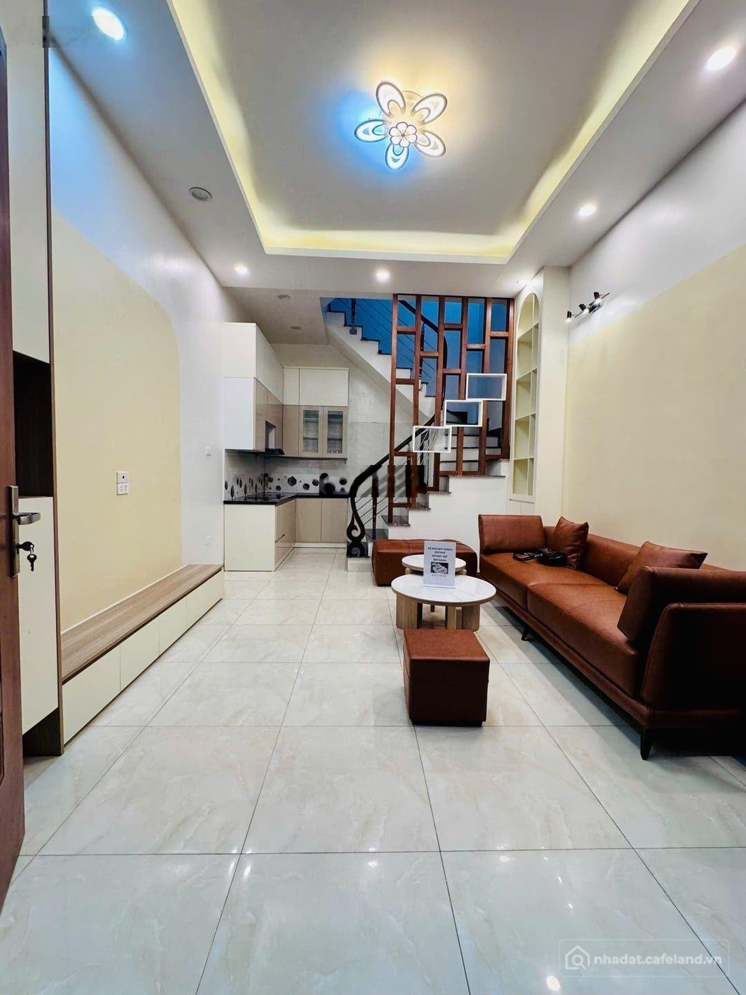 Bán nhà riêng: GẤP! Bán Nhà phố HÀO NAM, gần quán bia Hồng Béo DT 31m2 x 5 tầng,