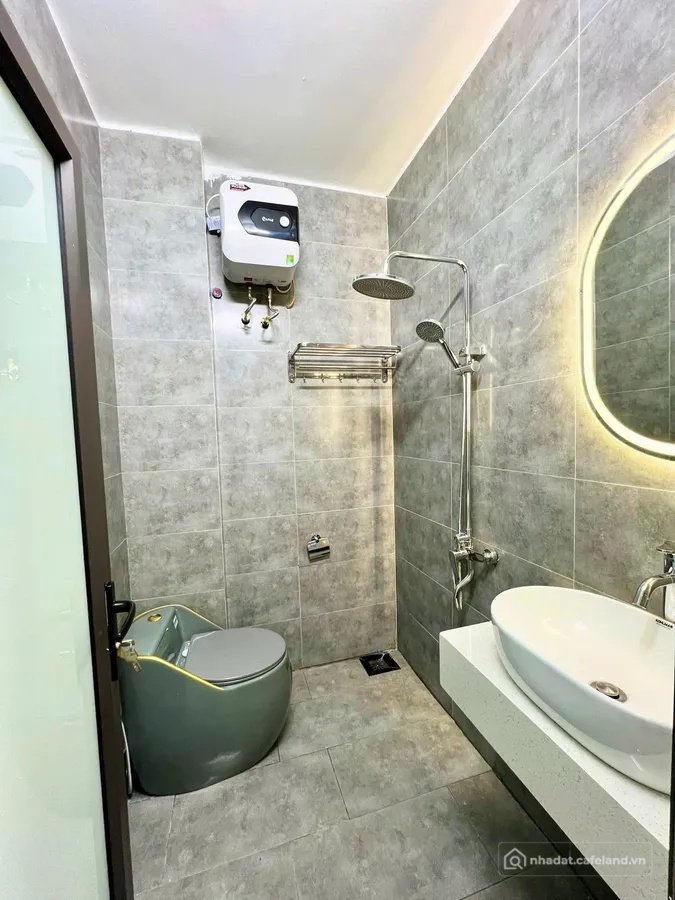 Bán nhà riêng: Tôi bán nhà nhỏ xinh hào nam - đống đa- nhà thoáng đãng dt 19m2 b