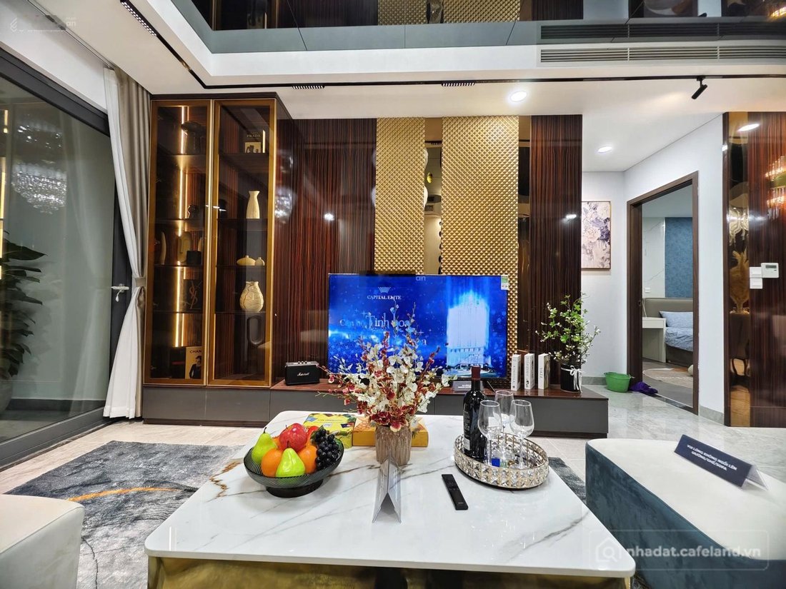 Bán căn hộ chung cư: Chính chủ bán căn góc trục 02A tầng trung, 114m2 Đông Nam c