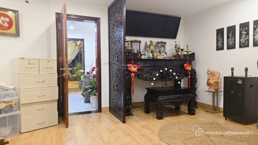 Bán nhà riêng: Bán nhà Phố Lê Ngọc Hân, giá 39 tỷ, DT 80m2/MT 5m/3 tầng, đường 1