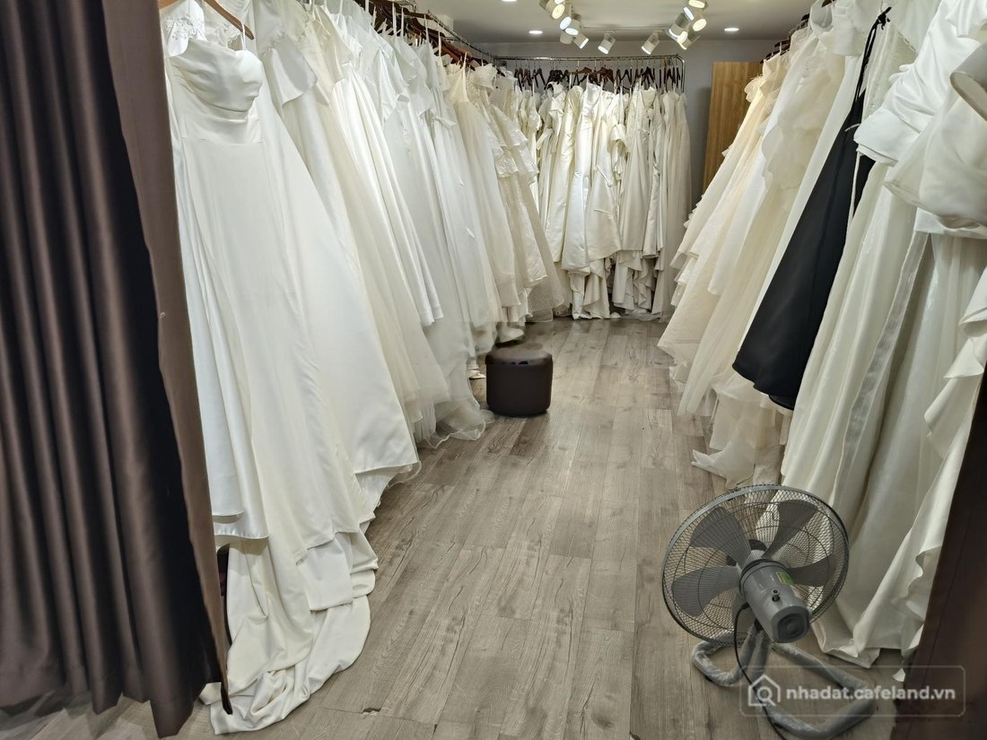 Bán nhà riêng: Bán nhà mặt phố hoàng cầu đống đa 42tỷ-toà văn phòng 7tầng-kinh d