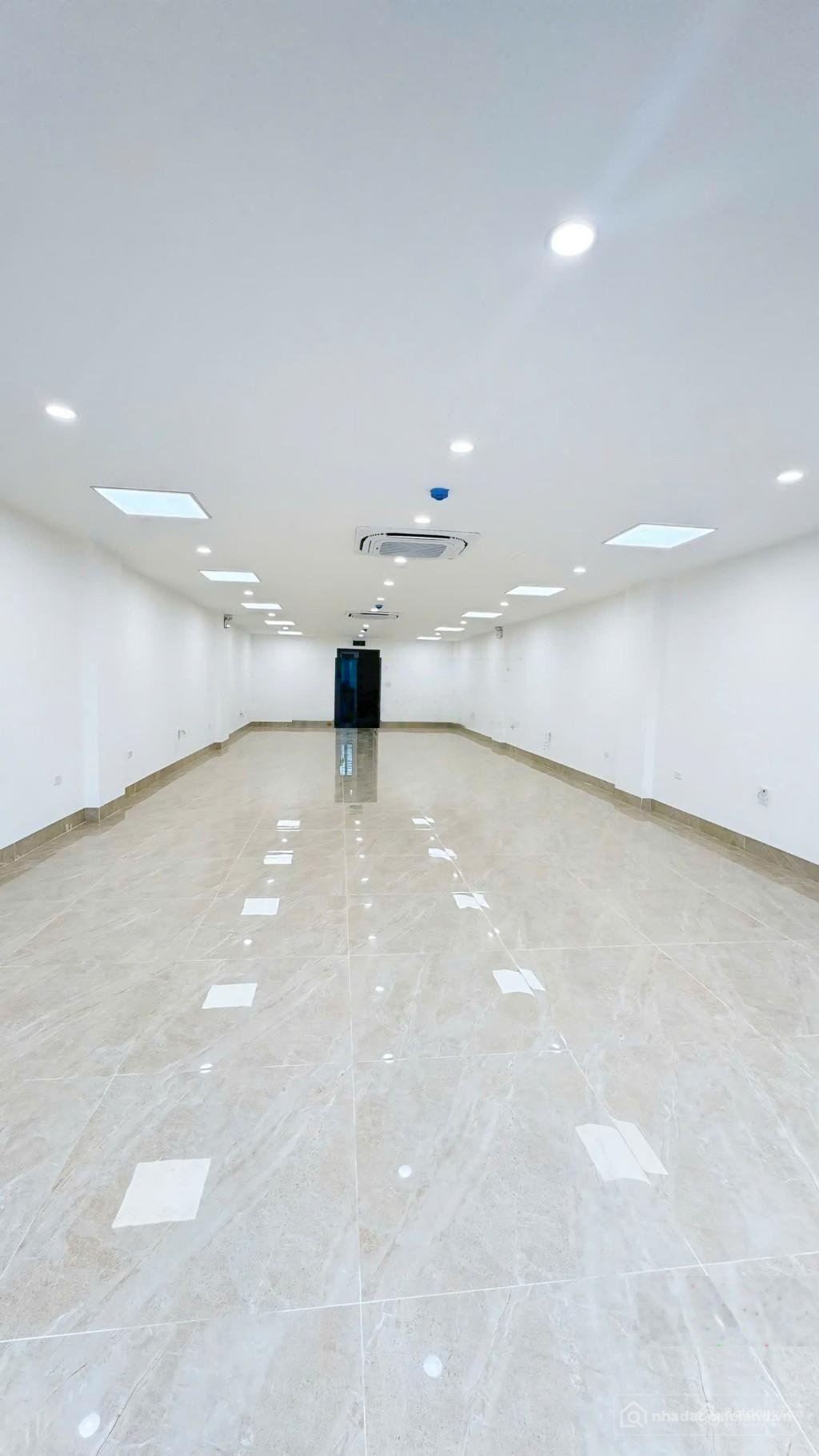 Bán nhà riêng: Bán tòa nhà Văn Phòng Thái Hà cực hiếm, gara, 120m, chưa đến chưa