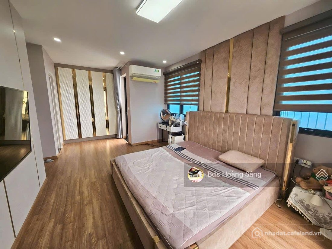 Bán căn hộ chung cư: Chính chủ gửi bán CC N05 Hoàng Đạo Thúy: 159m2, LH 09362181