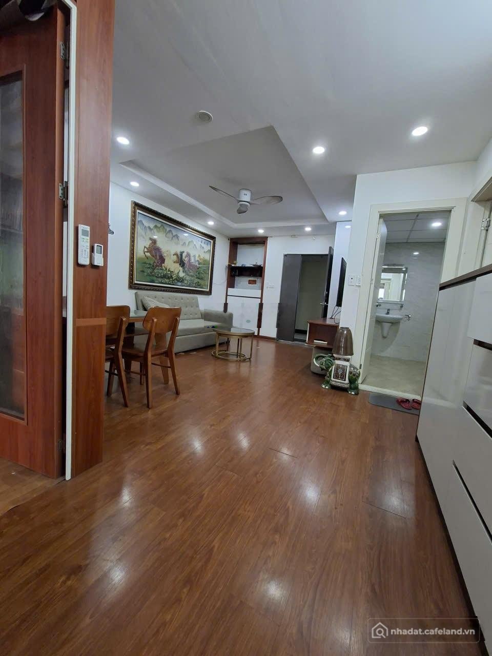 Bán căn hộ chung cư: Chính chủ bán căn hộ chung cư F5 đối diện Home City, Trung 