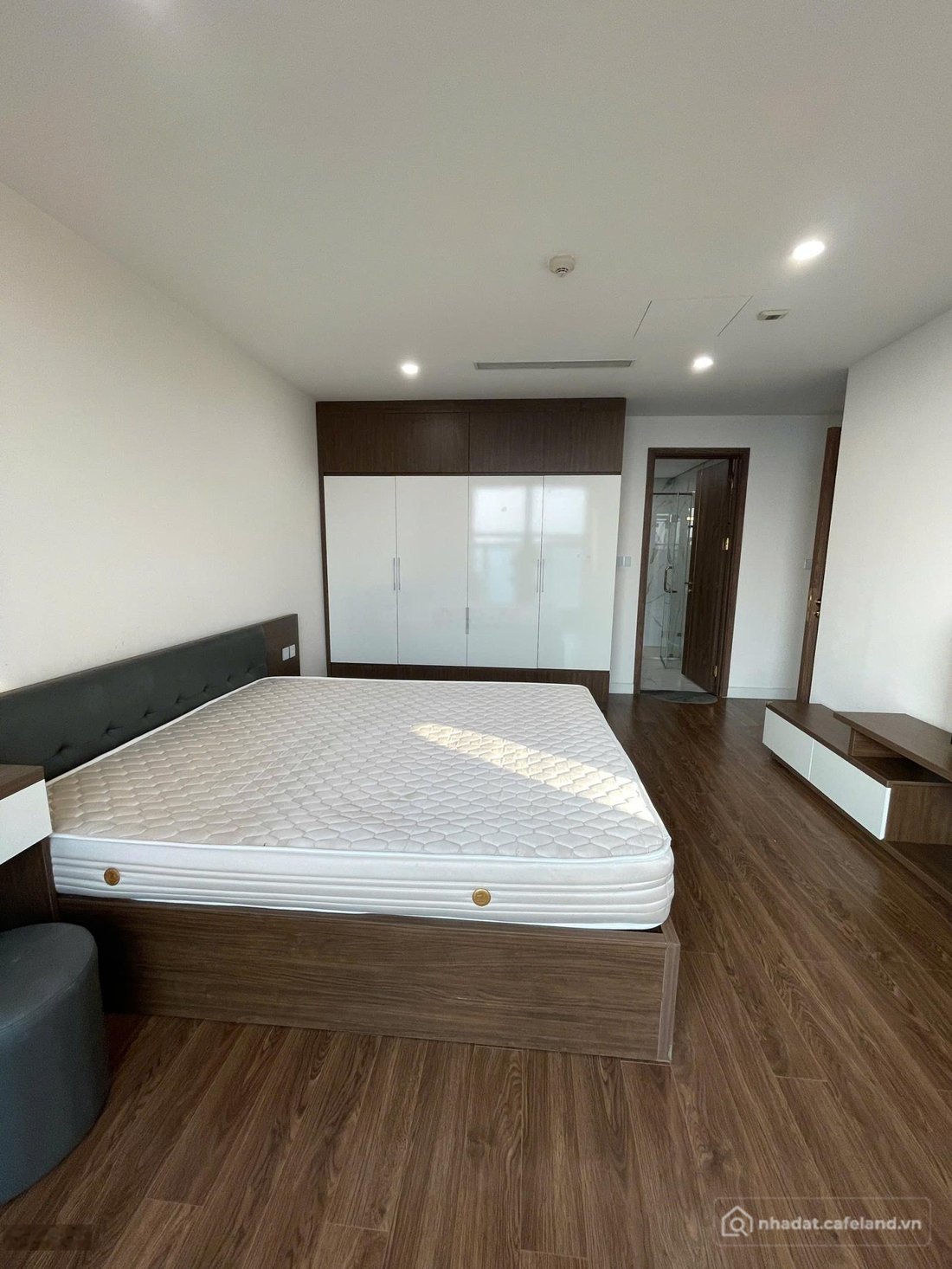 Bán căn hộ chung cư: Chính Chủ Bán Căn hộ 3PN+1, 114m2 tại Sunshine Center - 16 