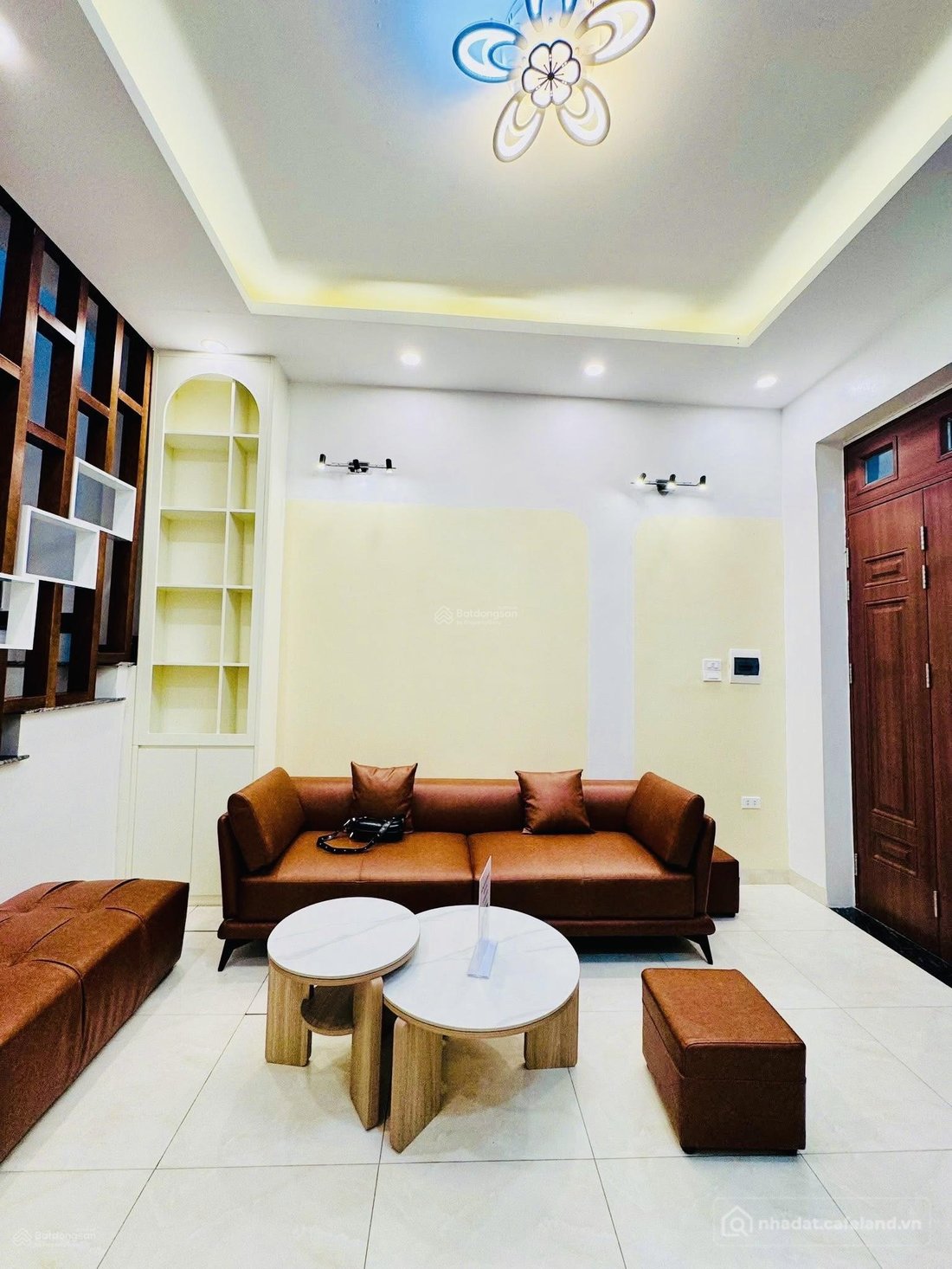 Bán nhà riêng: Bán nhà phố Hào Nam, ngõ thông, vài bước ra phố, gần tàu điện Cát