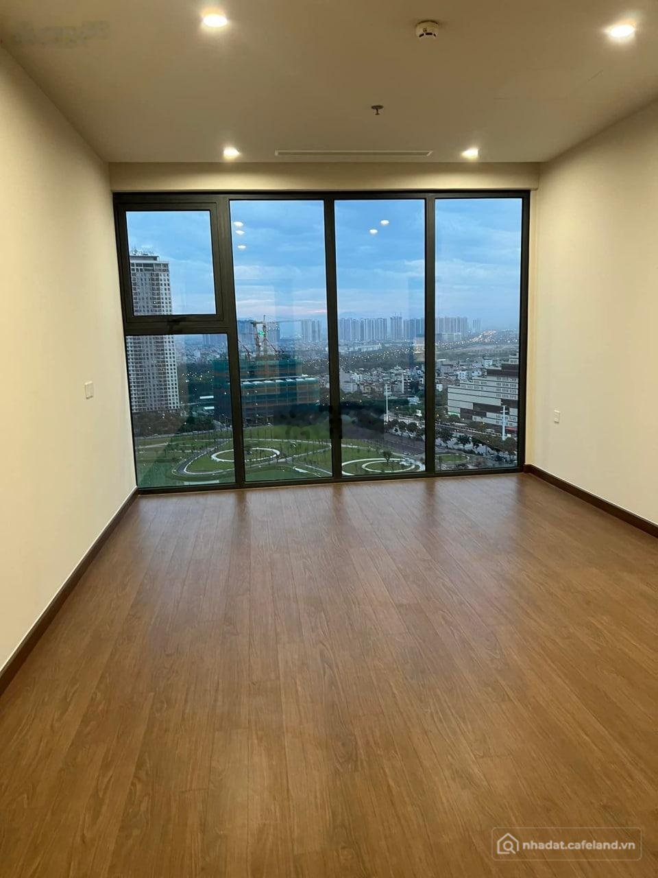 Bán căn hộ chung cư: The Matrix One - Lê Quang Đạo: 3pn - view hồ - giá chỉ 13.9