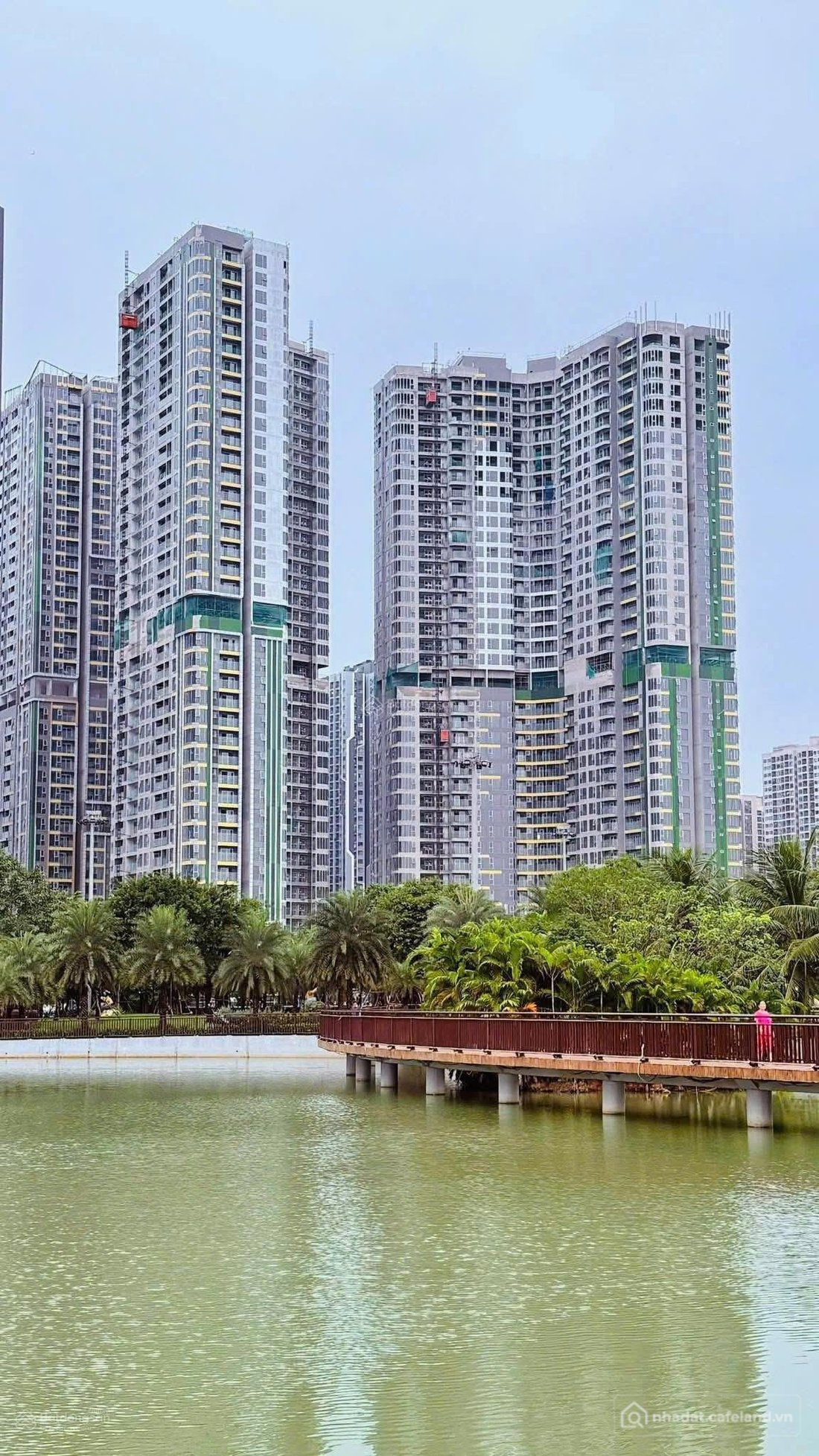 Bán căn hộ chung cư: Nhỉnh 6 tỷ căn 2 pn 2 wc căn góc tầng trung đẹp rẻ nhất dự 