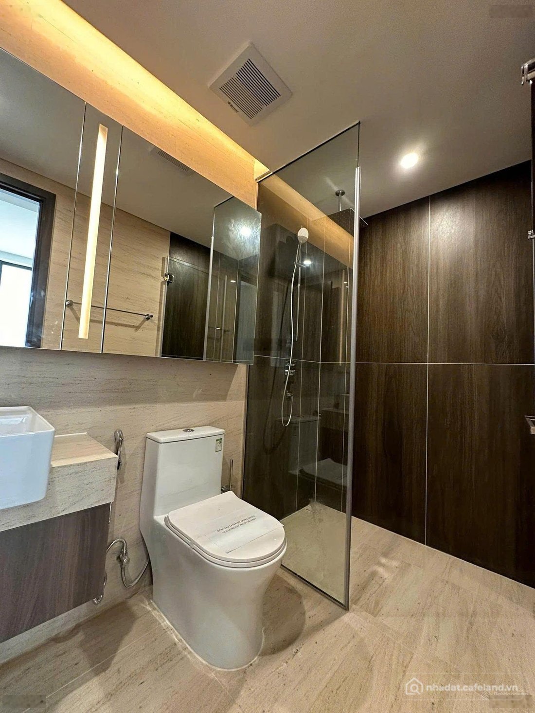 Bán căn hộ chung cư: Cần đẩy gấp căn 2n+ 80m2 tòa A3, tầng 21 trục 10 giá 8.3 tỷ