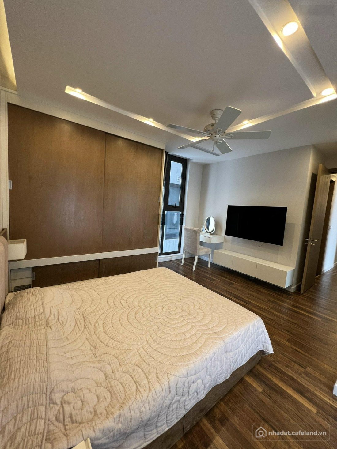 Bán căn hộ chung cư: Bán căn góc 3PN VIP view sông hồng chung cư Sun Ancora, Lươ