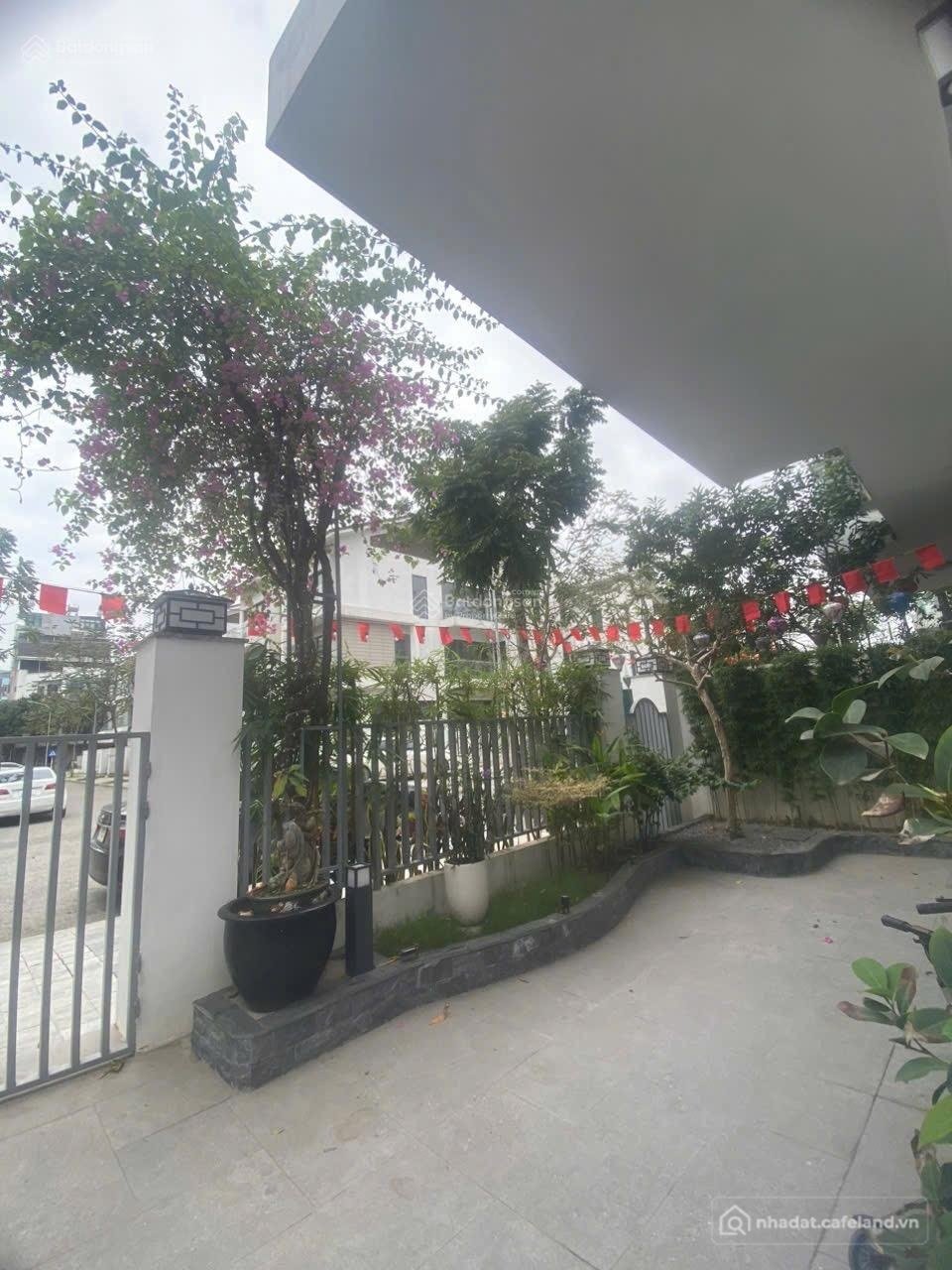 Bán biệt thự: Bán biệt thự 200m2 full nội thất Sol Lake Villa Nam Cường Phố chợ 
