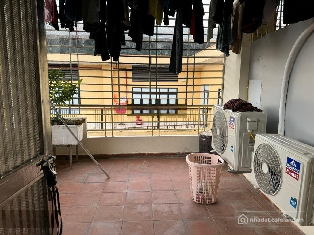 Bán nhà riêng: Chính chủ bán nhà phố Khương Trung ô tô thông, qua nhà 40m2 xây d
