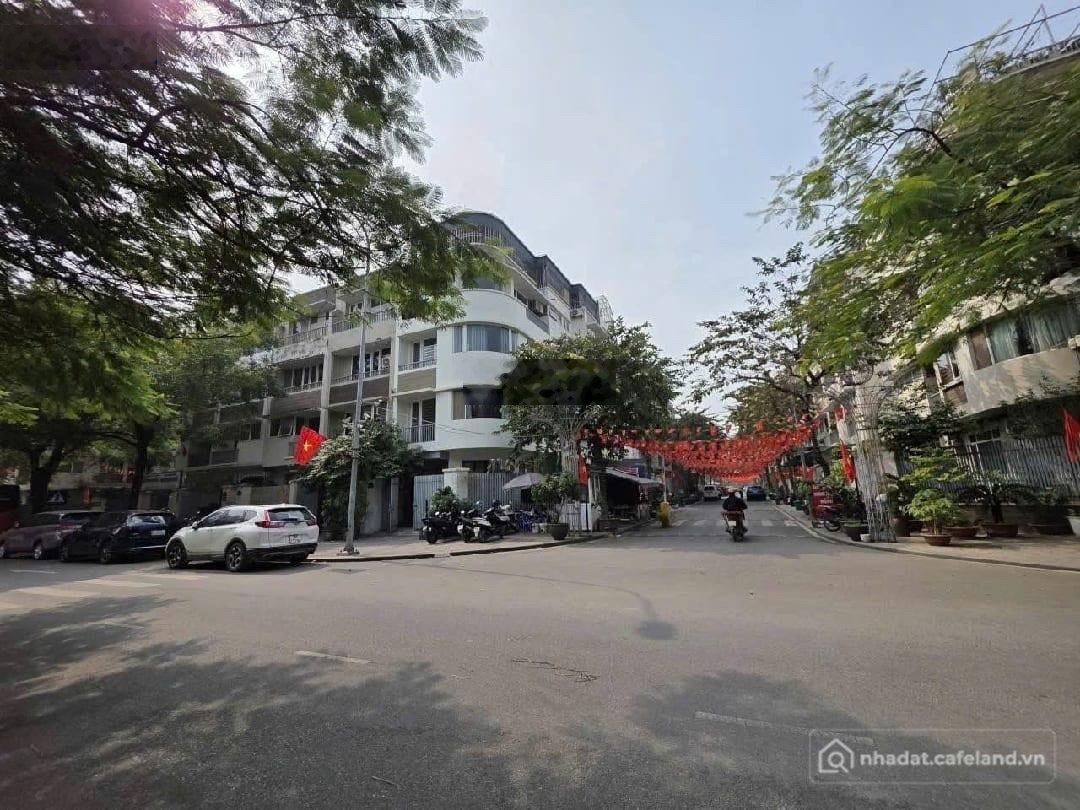 Bán biệt thự: Bán nhà KĐT An Hưng 83m2- thang máy- vỉa hè đá bóng, cạnh hồ điều 