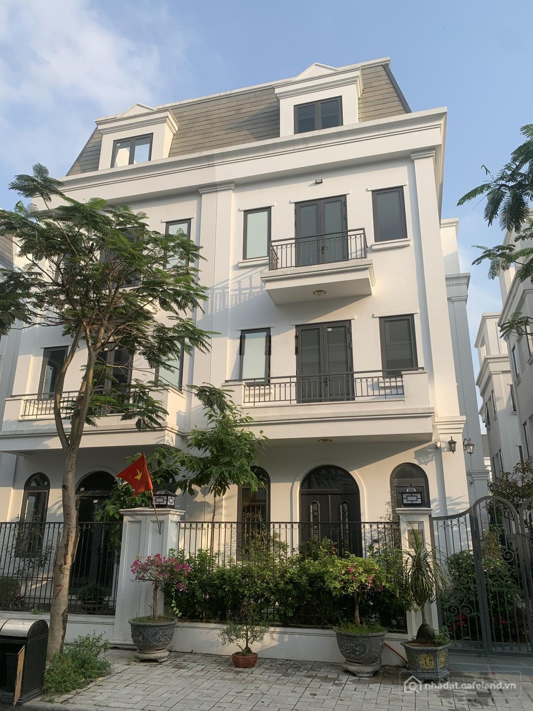 Bán biệt thự: Bán Gấp Siêu Phẩm Biệt Thự Solasta Mansion, Trục Kinh Doanh Đỉnh, 