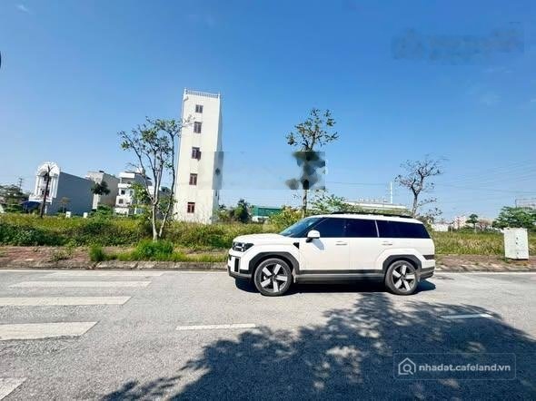 Bán đất thổ cư: Chính chủ bán đất gần Đại học Công Nghiệp Việt Hung 50m, ô tô tr