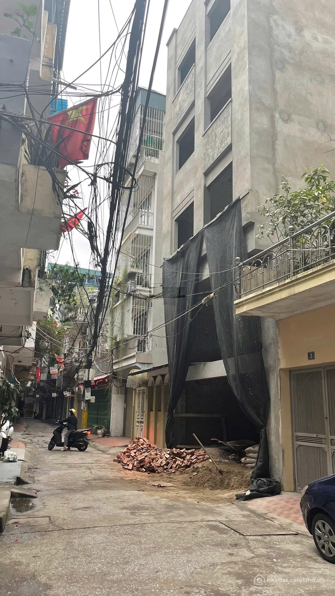 Bán nhà riêng: Bán nhà mặt ngõ hai oto chánh nhau tại kim ngưu vĩnh tuy hà nội