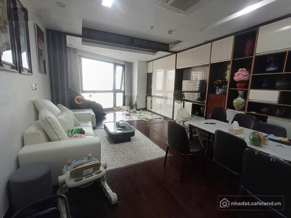 Bán căn hộ chung cư: Rẻ nhất Royal City - 15.2 tỷ - 129m2 - 3PN2VS - tầng trung 