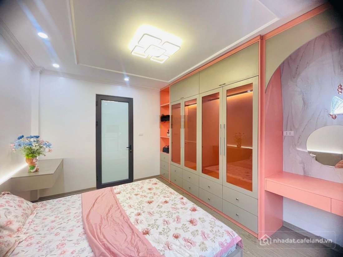 Bán nhà riêng: Bán nhà phố Lĩnh Nam, 31m2 x 5 tầng nội thất đầy đủ nhà đẹp về ở 