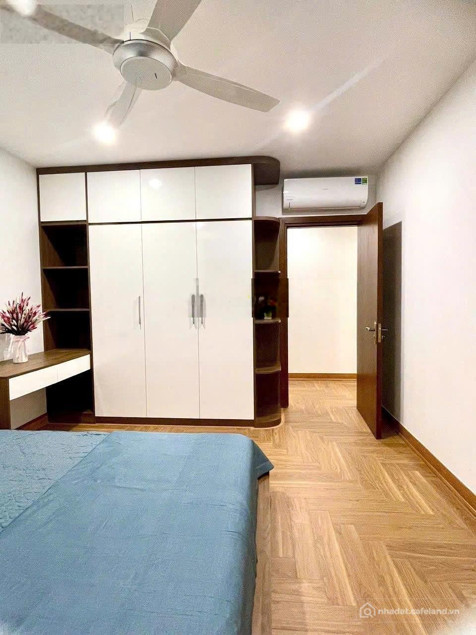 Bán căn hộ chung cư: Chính chủ bán căn hộ có thiết kế rộng nhất tòa nhà. 133.2m2