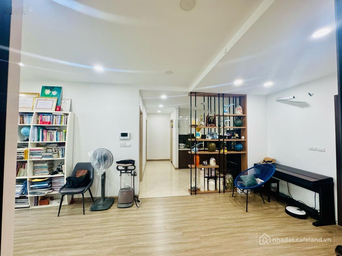 Bán căn hộ chung cư: Chính chủ cần bán căn hộ 150m (3n-4w) toà anland lakeview. 