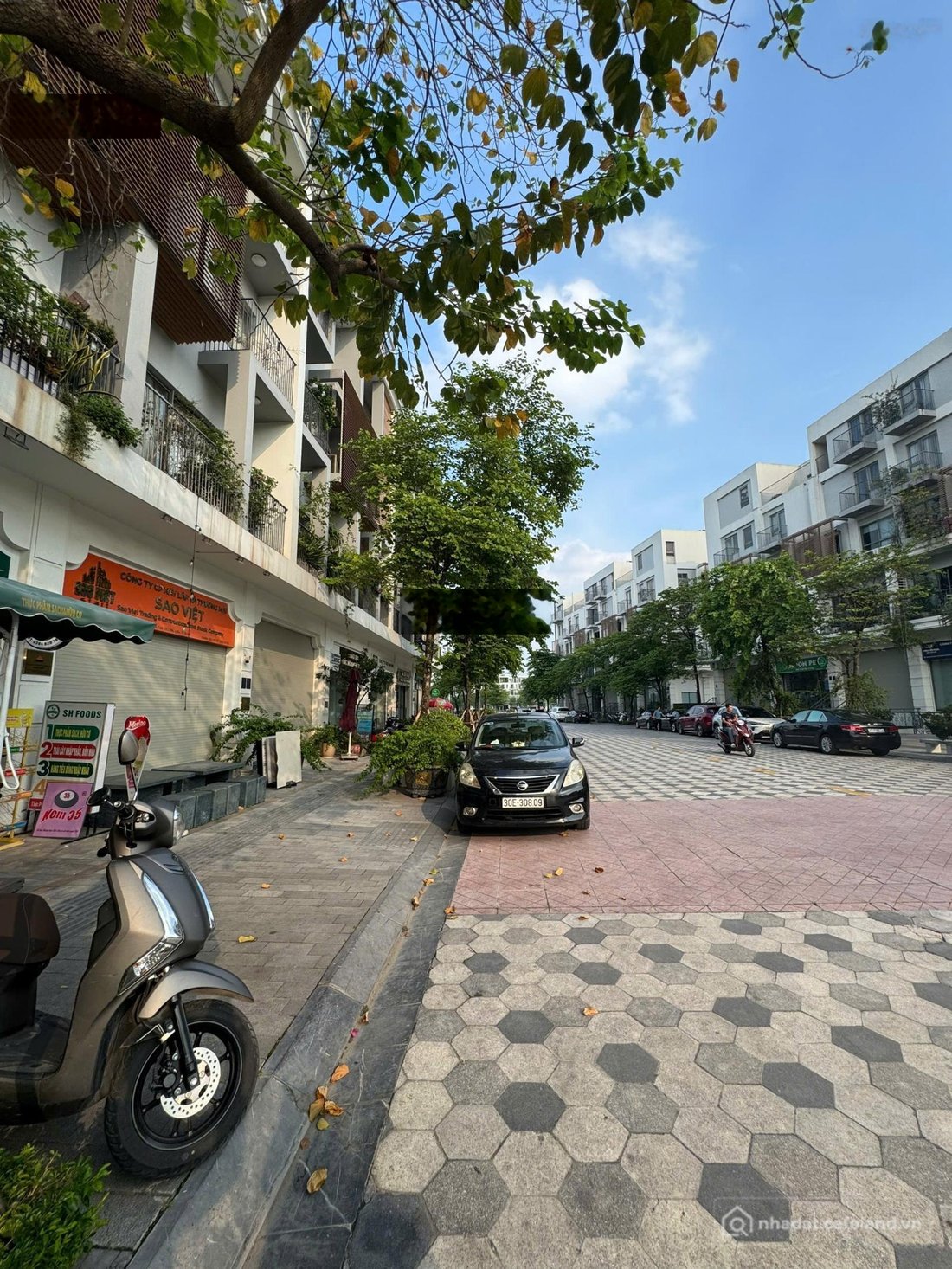 Bán biệt thự: Bán gấp LK suất ngoại giao căn 75m2 tại The Manor Central Park. 29