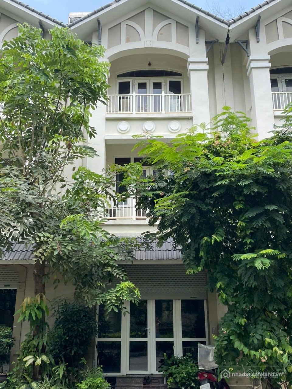 Bán biệt thự: Bán gấp liền kề KĐT Lê Trọng Tấn, Geleximco. 80m2. Đã hoàn thiện f