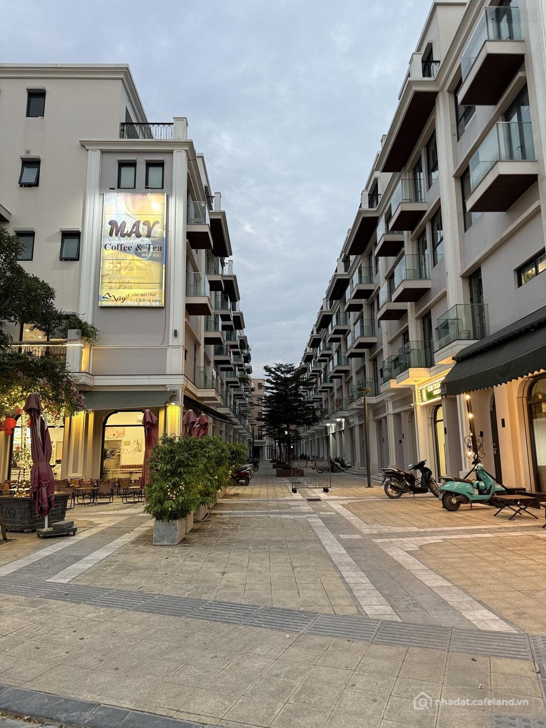 Bán nhà phố dự án: Thu hồi vốn sang nhượng shophouse The Manor Central Park 75m2