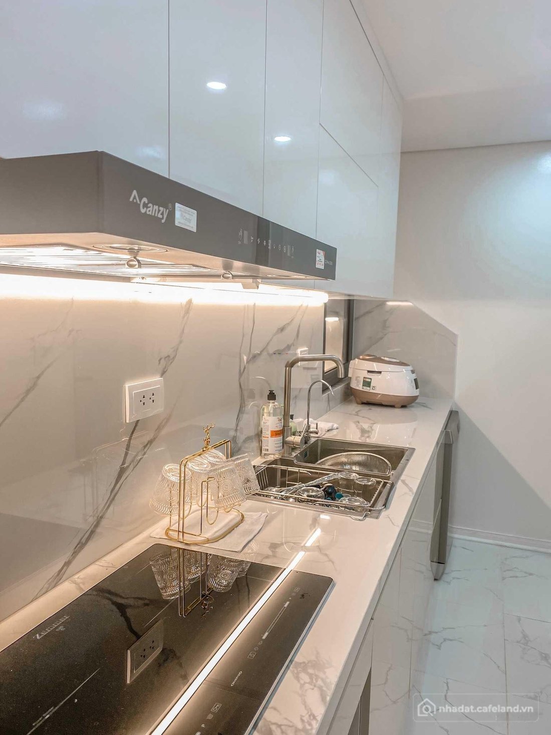 Bán căn hộ chung cư: Cần bán lại căn 112m2 chung cư Stellar Garden, số 35 Lê Văn