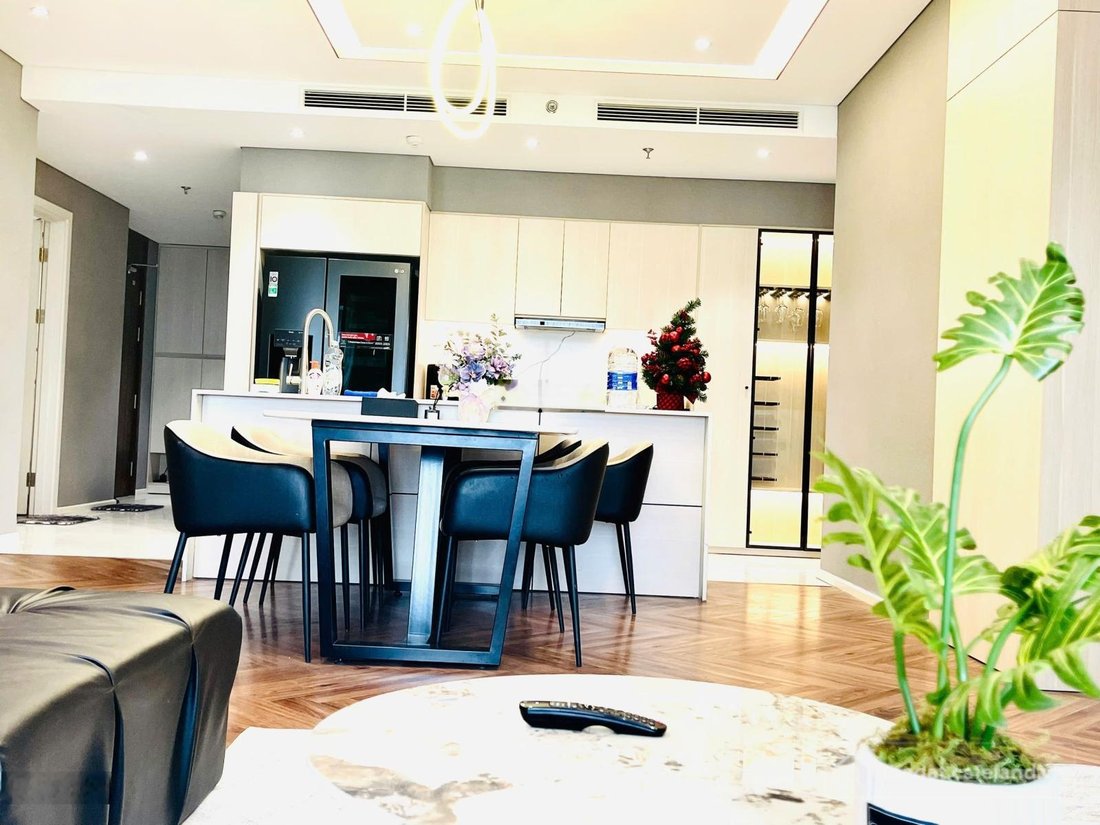 Bán căn hộ chung cư: Hàng chuyển nhượng giá tốt tại King Palace, loại 3 ngủ đa d