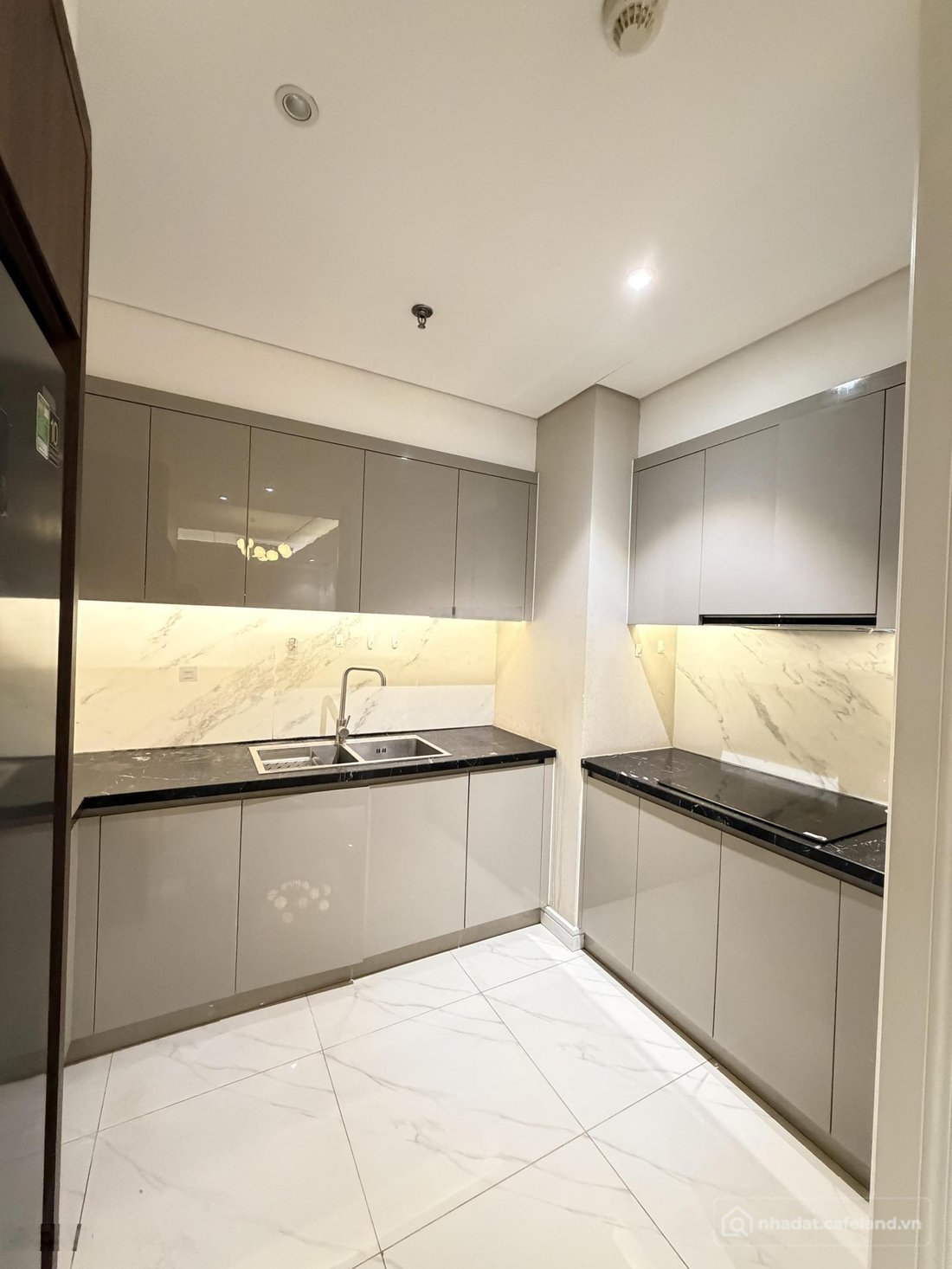 Bán căn hộ chung cư: (chính chủ uỷ quyềng)giao cho công ty chúng tôi bán căn hộ 