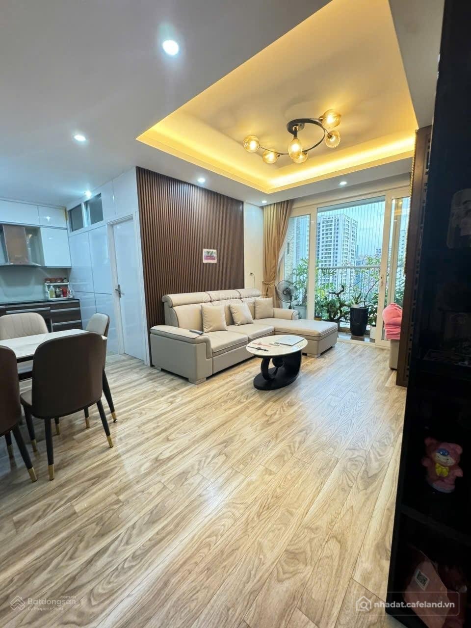 Bán căn hộ chung cư: Nhà đẹp nội thất đầy đủ 0981030760