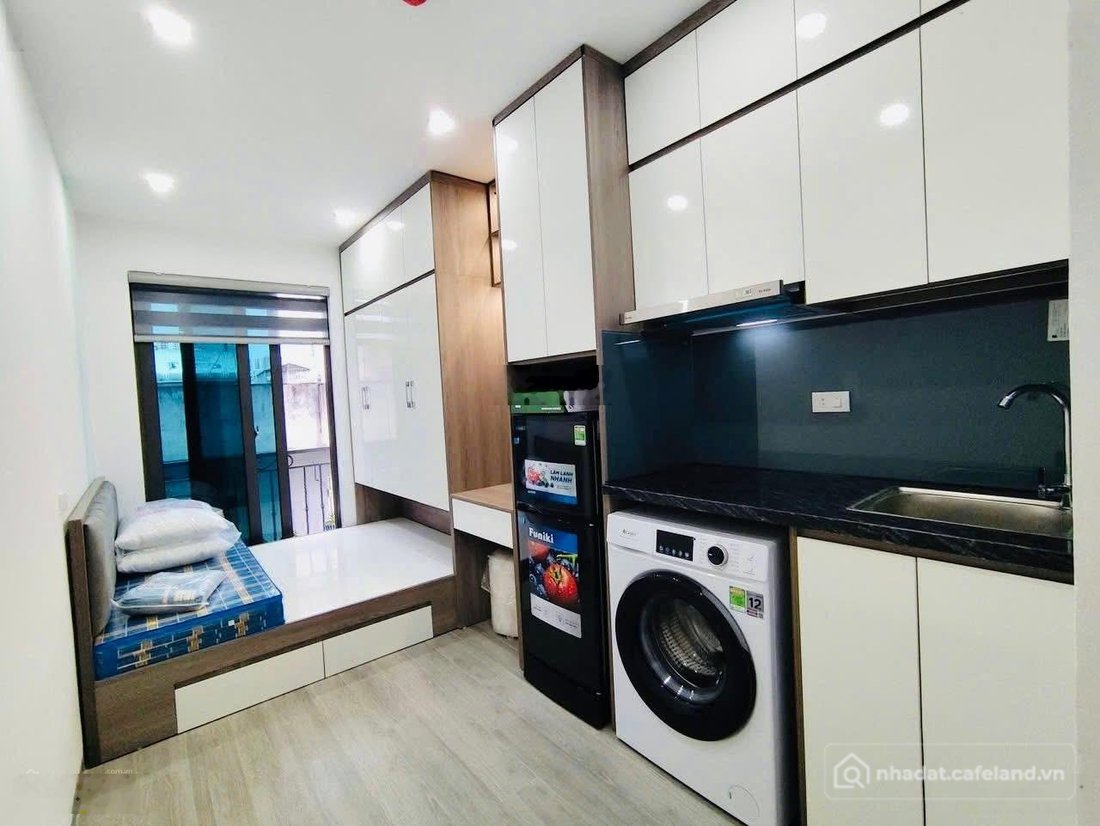 Bán nhà riêng: Toà Căn Hộ dịch vụ Mê Trì Mới đẹp -chỉ 15 tỷ-22 phòng cho thuê-7 