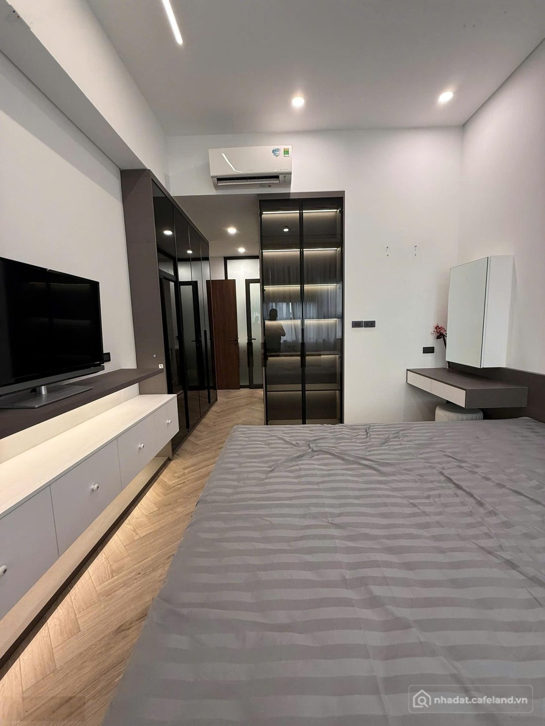 Bán căn hộ chung cư: Chính chủ bán CHCC 3N2W tại BRG Park Residence - Giá 13,3 t