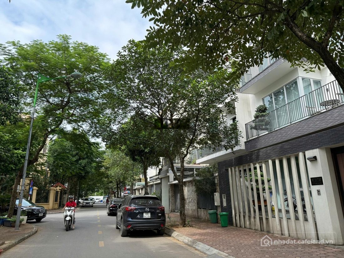 Bán biệt thự: Bán biệt thự vip có 102 KĐT Nhà Ở Quốc Hội, Trung Văn, lô góc, DT 