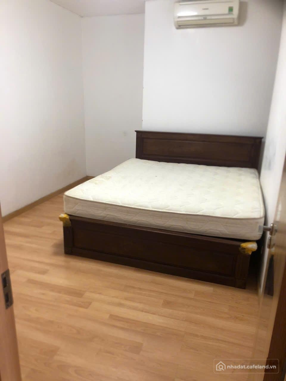 Bán căn hộ chung cư: Bán căn hộ Golden Palace, 80 triệu/ m2, 160 m2, 4PN 3WC vie