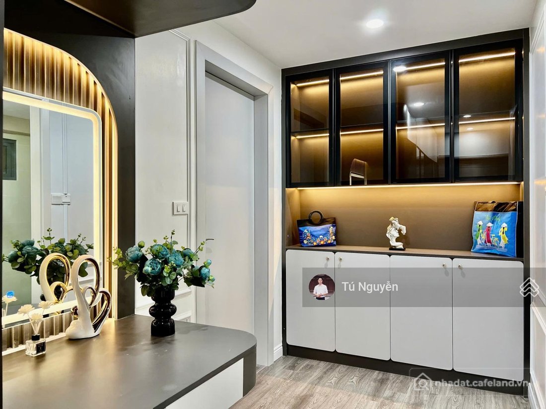 Bán căn hộ chung cư: Chính chủ bán căn 3 phòng ngủ, 85m2 Bea Sky Nguyễn Xiển. Gi