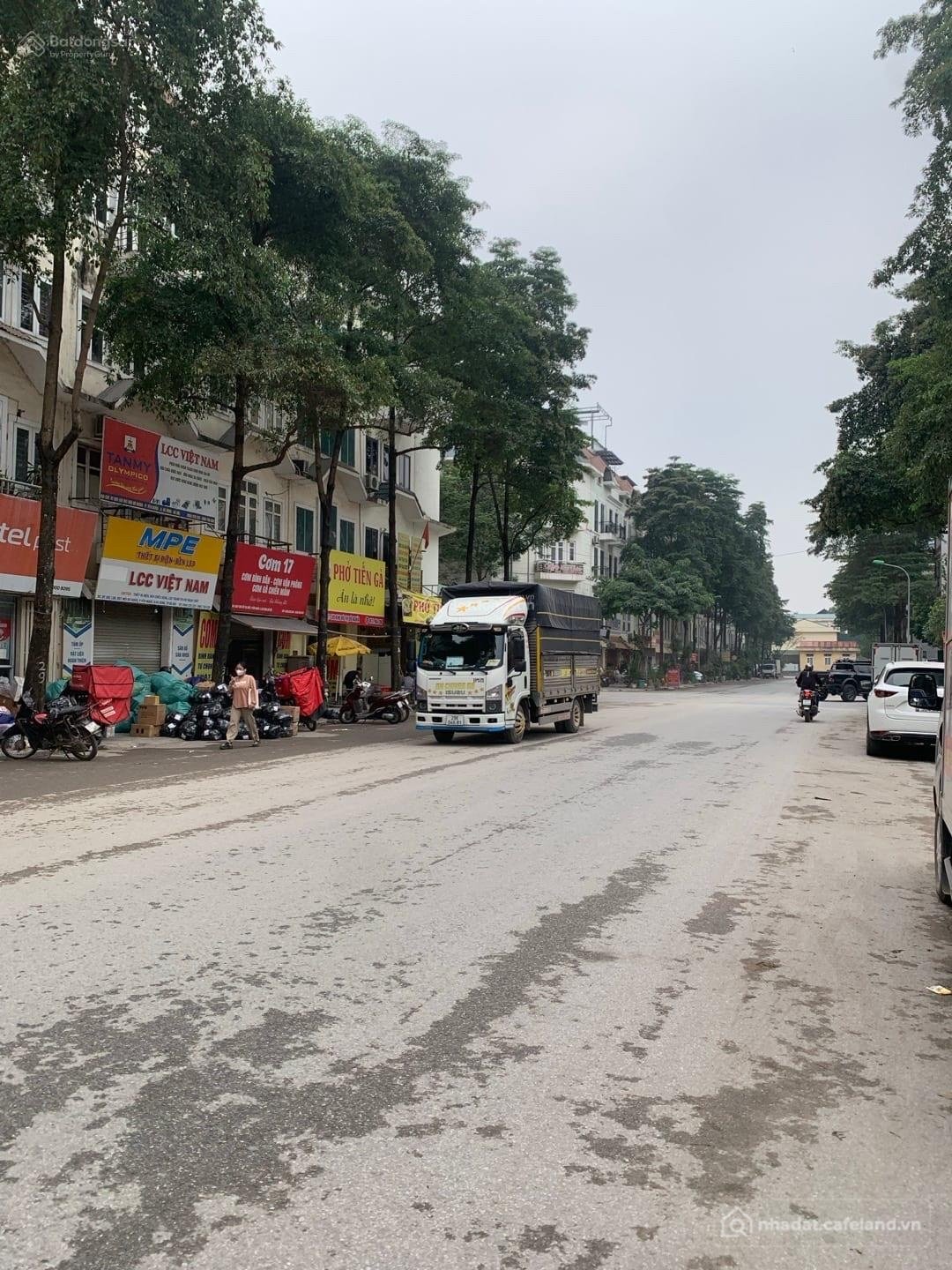 Bán biệt thự: Bán liền kề KDT Dương Nội - Lê Quang Đạo, ngay Công Viên, giá rẻ b