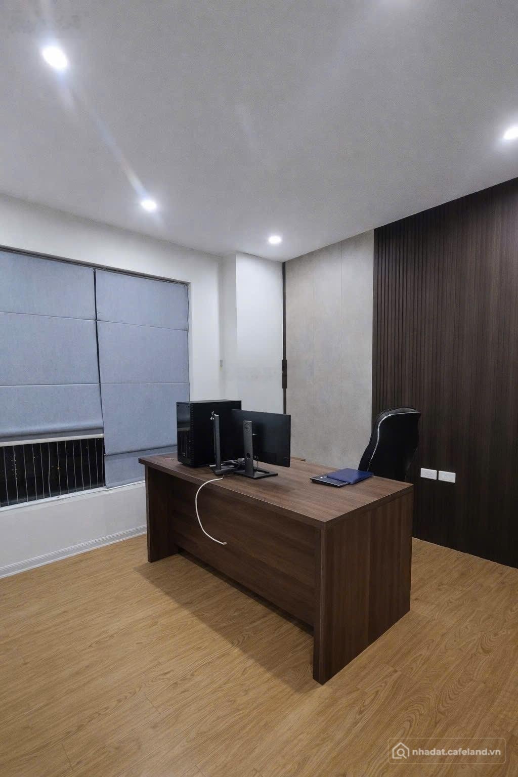 Bán căn hộ chung cư: Bán căn hộ 4 pn goldsilk complex -128m2