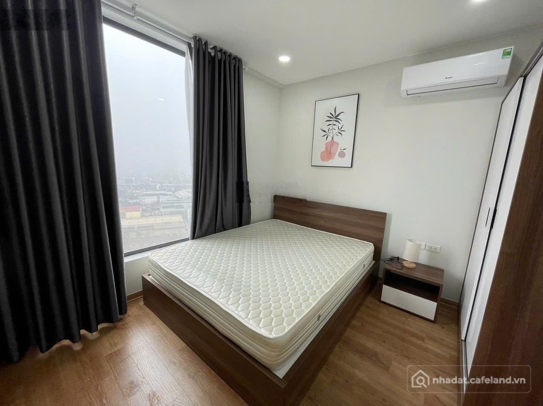 Bán căn hộ chung cư: Em cần bán nhanh căn hộ Rose Town 79 Ngọc Hồi, giáp đường G