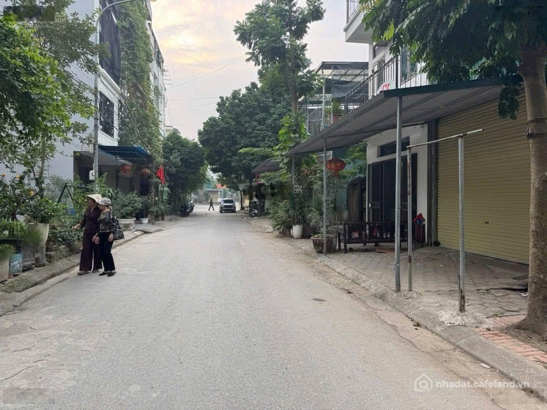 Bán đất thổ cư: Bán đất DV khu D Yên Lộ, sát KĐT Đô Nghĩa, phân lô vỉa hè, kinh 