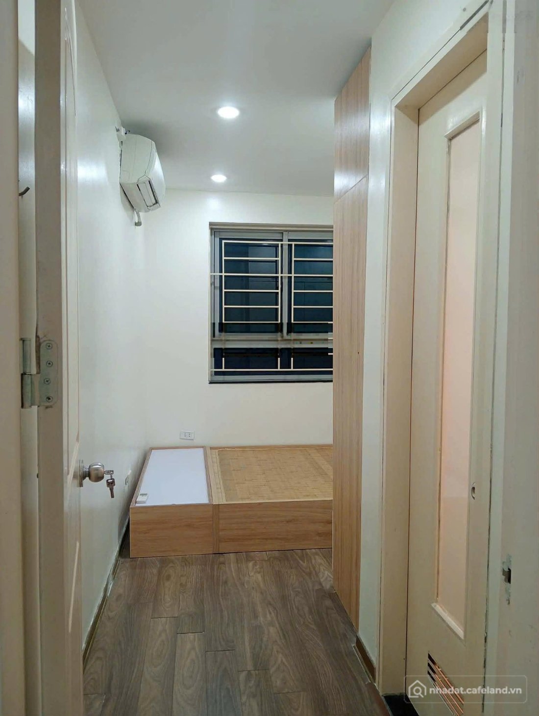 Bán căn hộ chung cư: Bán căn 2 ngủ 2wc 56m2 tại HH Linh Đàm tầng trung đẹp giá n