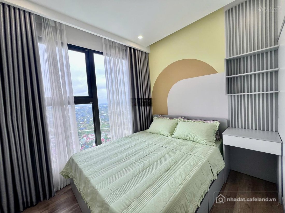 Bán căn hộ chung cư: Bán căn hộ 2PN hướng Nam view sông Hồng - Full nội thất