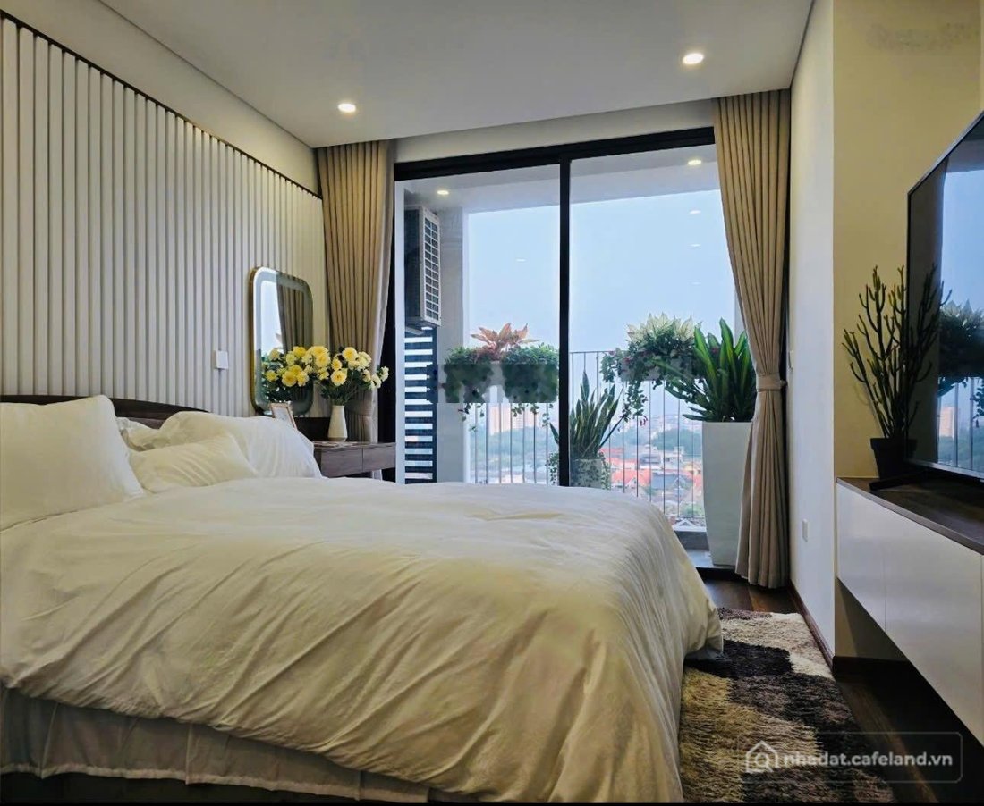 Bán căn hộ chung cư: Bán căn 92m2 view hồ Grand Sunlake. Giá 5,4tỷ
