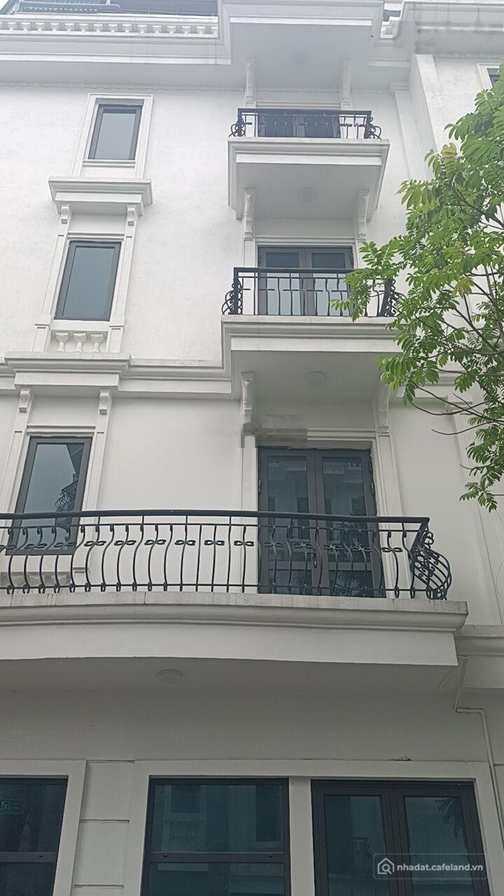 Bán biệt thự: Gấp...Liền kề Kiến Hưng Luxury 69m2 xây mới 5tầng giá 19tỷ ( còn t