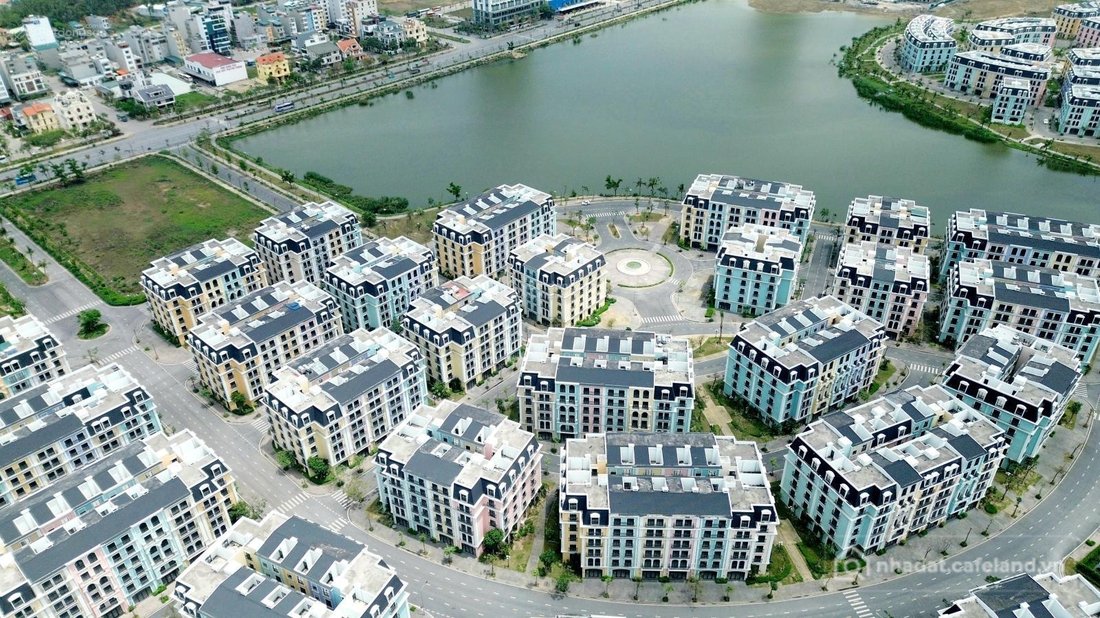 Bán biệt thự: Bán nhanh căn đường to ra biển Aqua City Hạ Long 9.5 tỷ. LH Mr Tiế