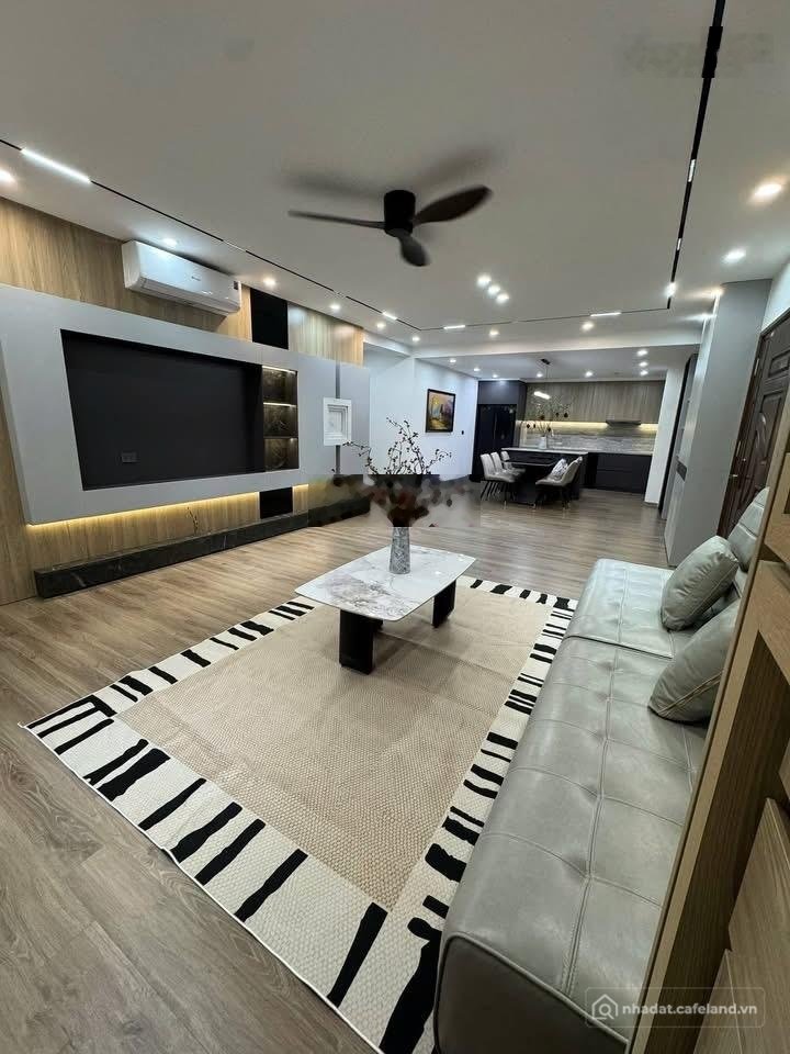 Bán căn hộ chung cư: Bán gấp CC 4PN- HPC Landmark 105 Tố Hữu, Hà Đông. 143m2-căn