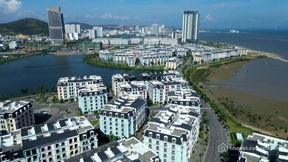 Bán biệt thự: Bán nhanh liền kề hướng Nam, 6 tầng hướng biển Aqua City Hạ Long