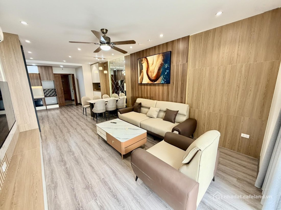 Bán căn hộ chung cư: Bán CC đẹp nhất toà Victoria Văn Phú, Hà Đông 3PN, căn góc,