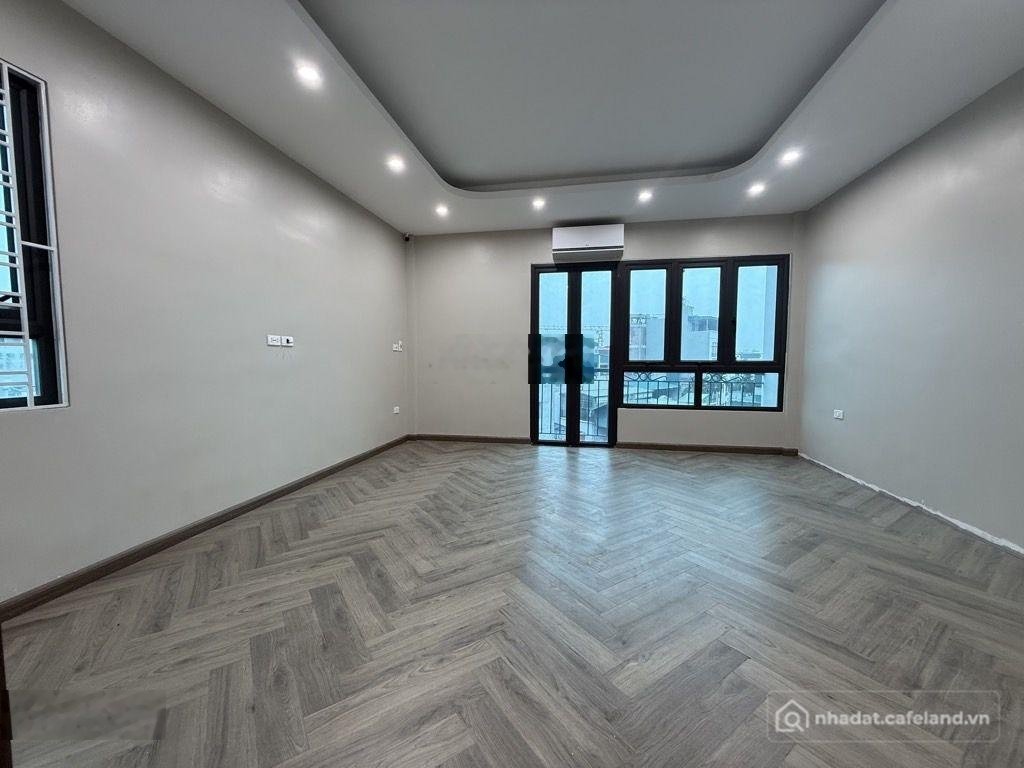 Bán nhà riêng: Cần bán gấp nhà ngõ 83 ngọc hồi - hoàng liệt - 45m 6 tầng thang m