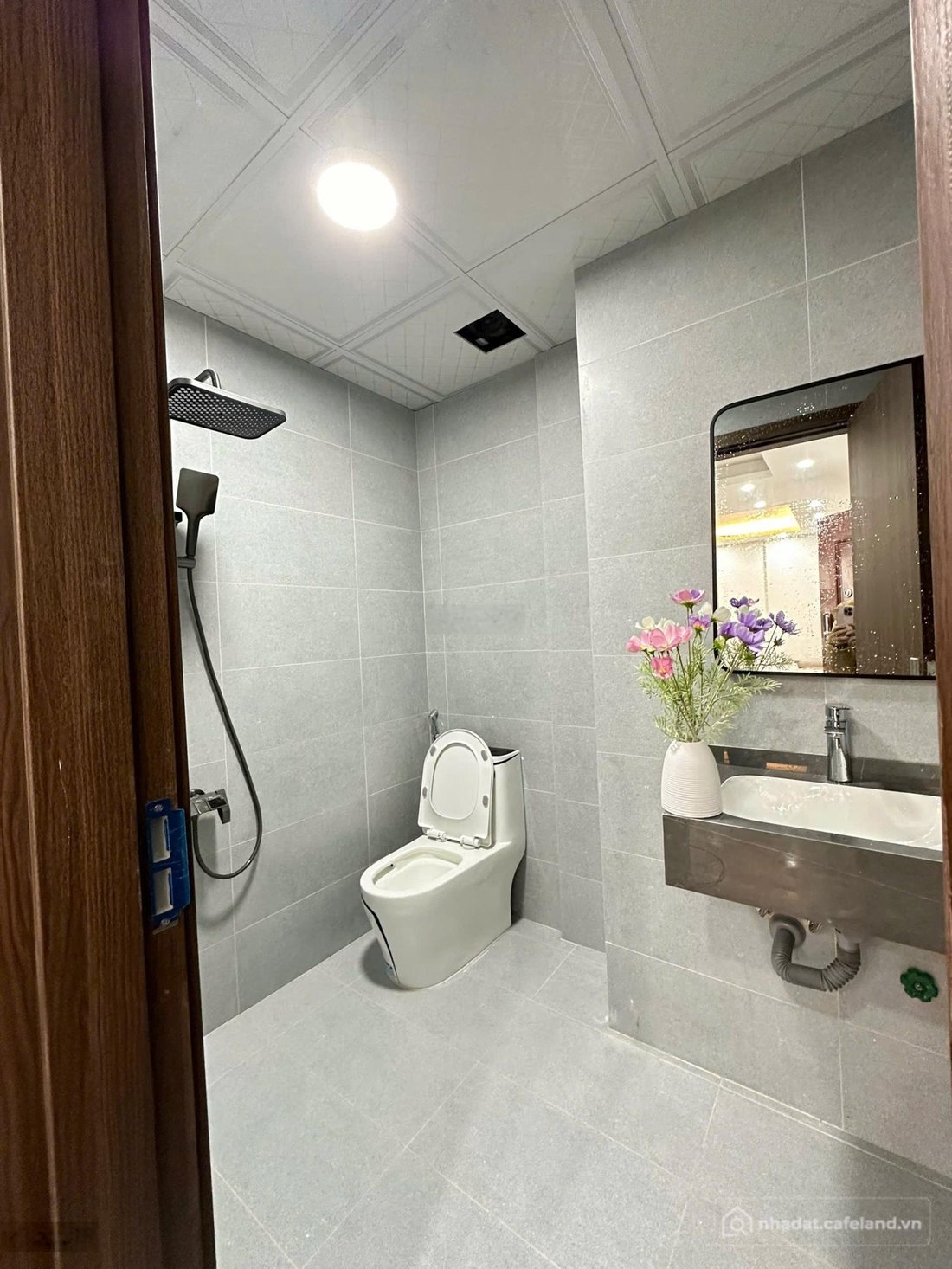 Bán căn hộ chung cư: Bán nhanh căn full nội thất 2pn,2 vs toà bắc rice city linh